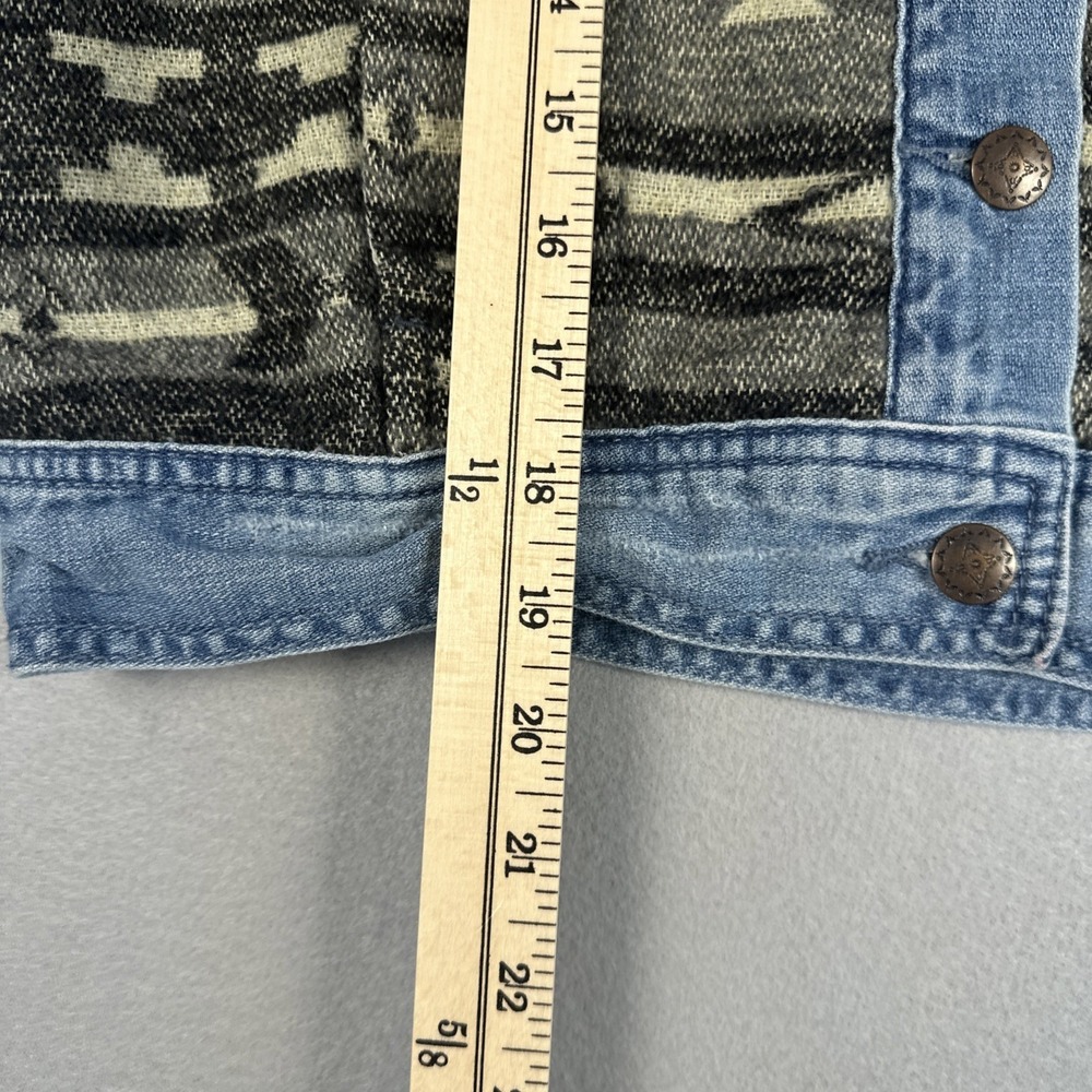 Forever 21 Women's Aztec Print Distressed Denim Jacket Size S - Picture 6 of 8
